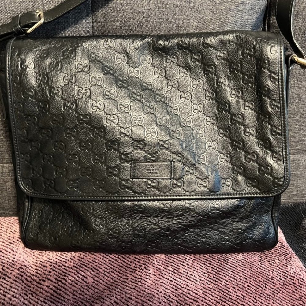 Gucci - Guccissima Black Leather Messenger Bag - Unisex